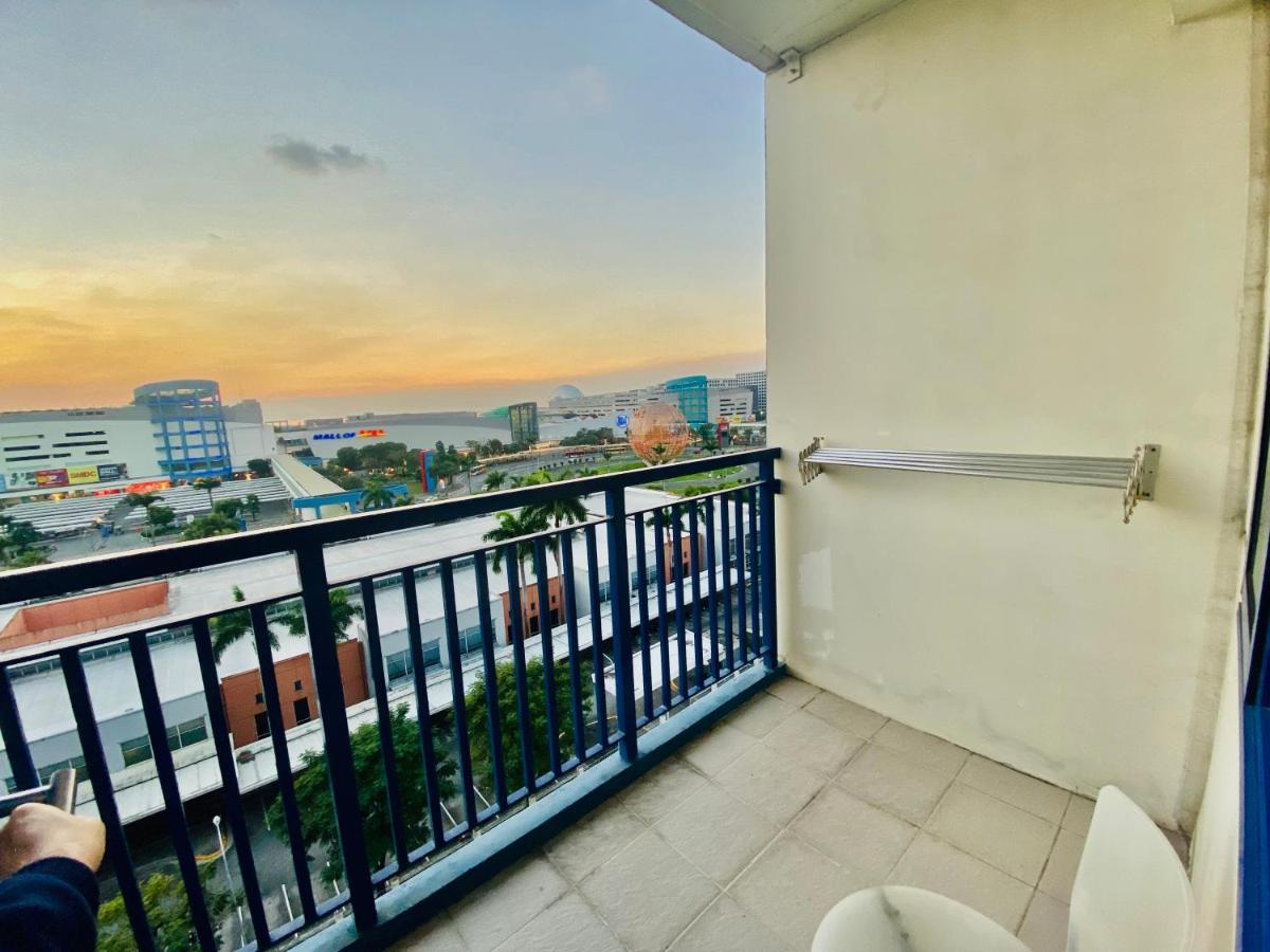 Madison'S Place At Sea Moa Manila Kültér fotó