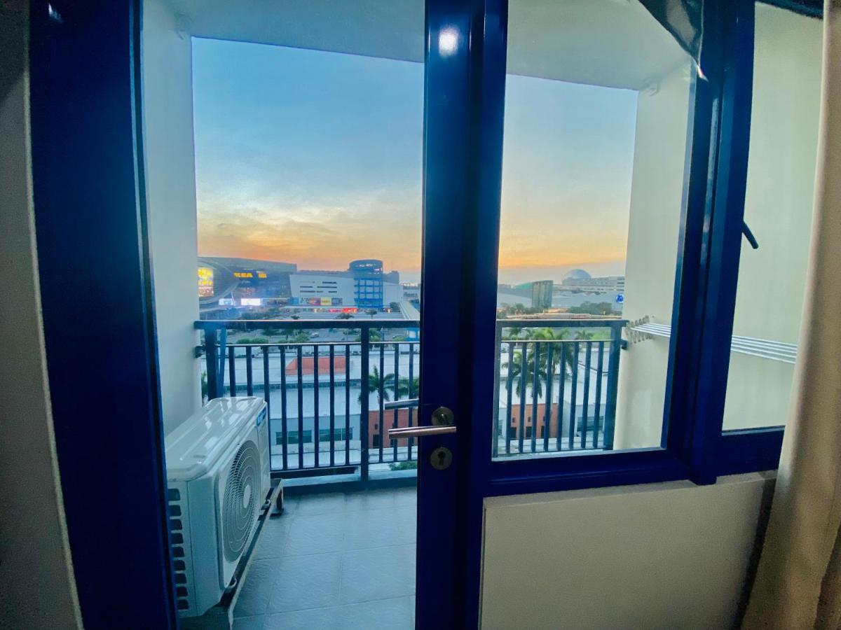 Madison'S Place At Sea Moa Manila Kültér fotó