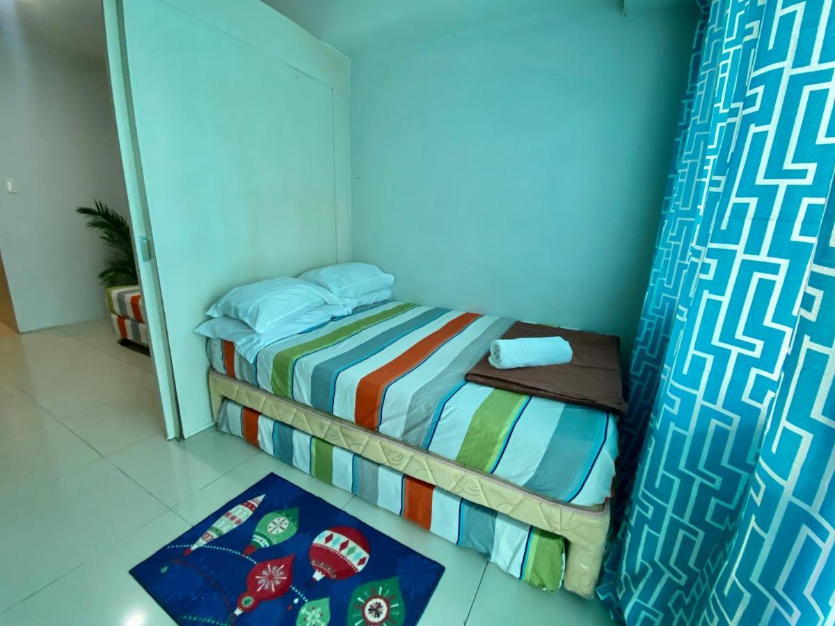 Madison'S Place At Sea Moa Manila Kültér fotó